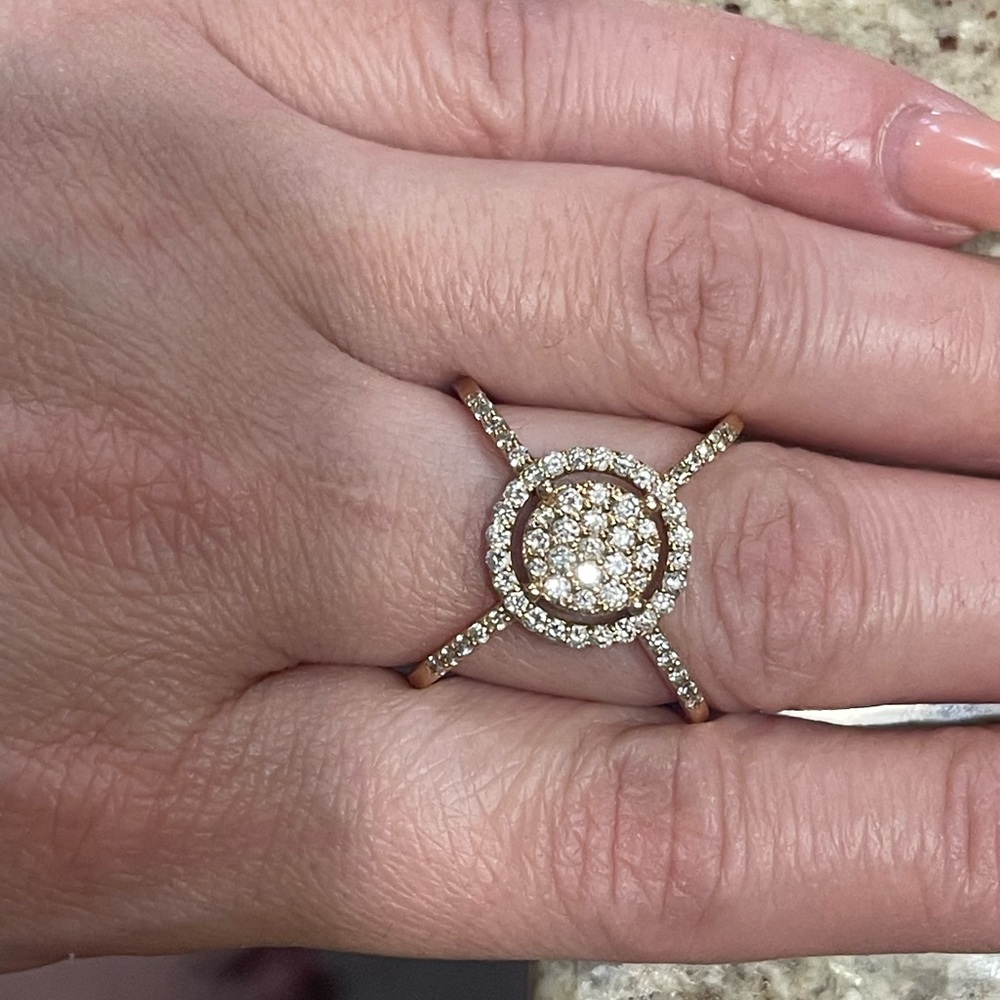 18k-750 Rose gold beautiful rings with diamonds